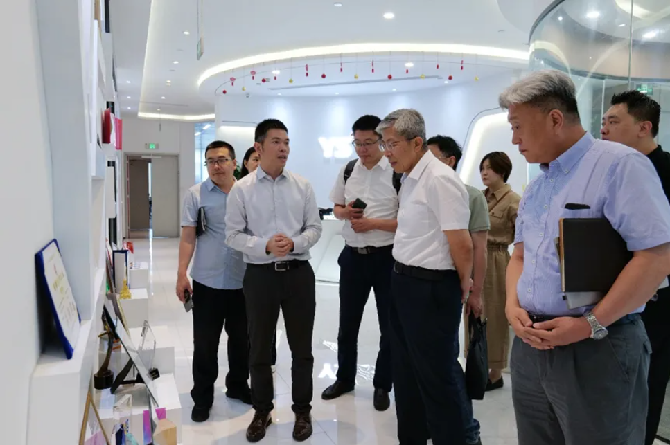 天津经开区党委常委、管委会副主任马建军一行莅临云顶集团3118集团走访调研