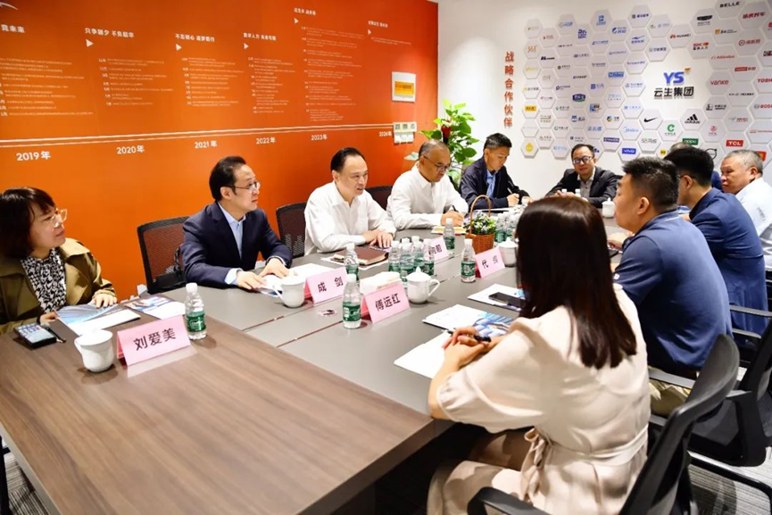南京市秦淮区委副书记、区政府代区长凌向前一行莅临云顶集团3118集团南京公司调研指导